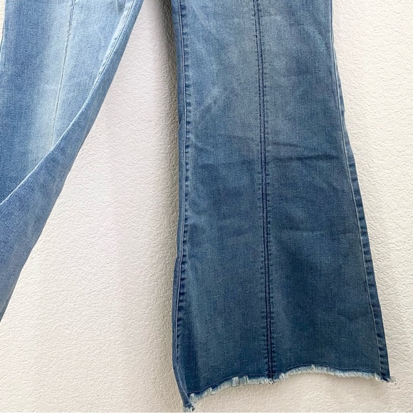 TINSELTOWN Hi-Rise Flare Denim Raw Hem Pull On Flare Jeans Size 11 Waist 30 - Picture 10 of 13
